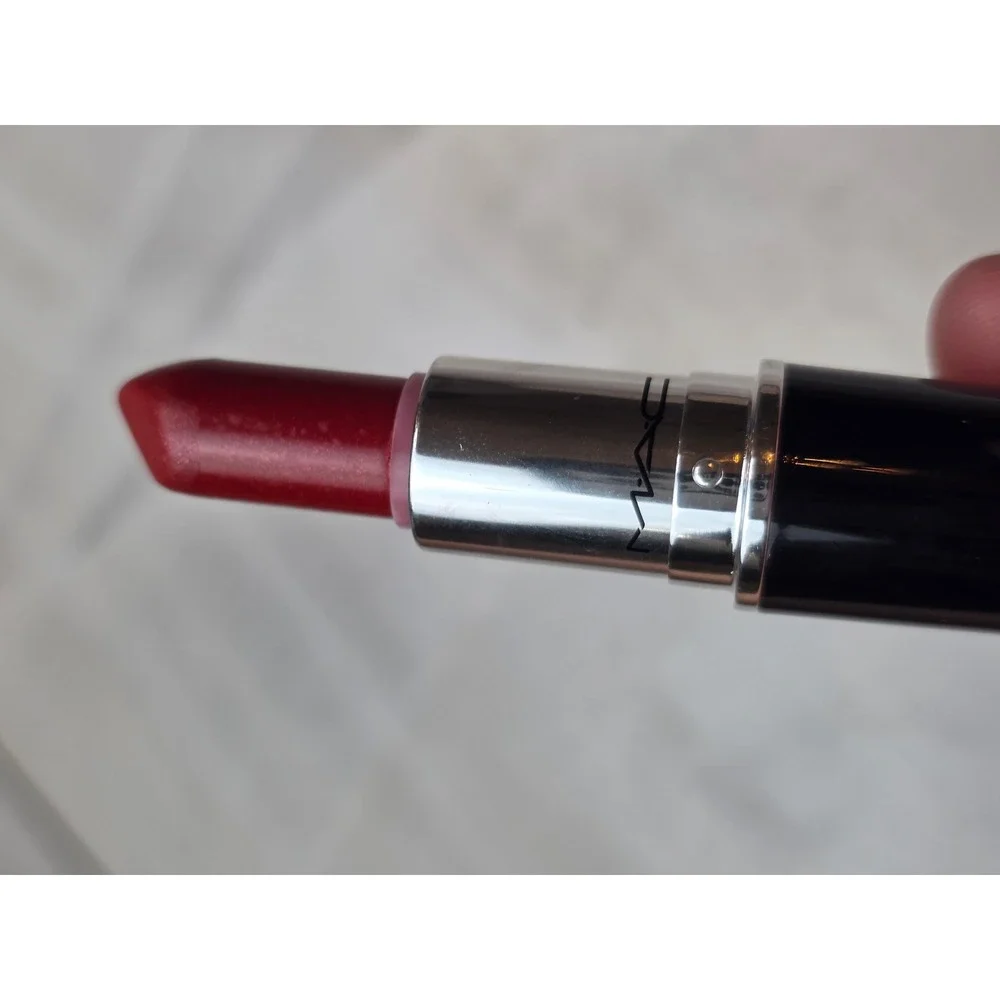 MAC Lustreglass Lipstick 545 Glossed‎ and Found Sheer Shine Red Shimmer W1